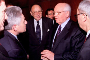 Josef Pühringe, Präs. Gorbatschow und Genscher im Gespräch