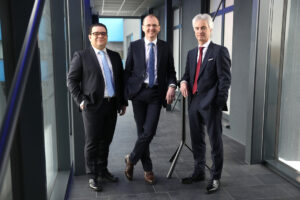 Team Foto von AMAG Vorstand Gerald Mayer, Helmut Kaufmann und Victor Breguncci