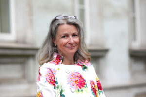 Portrait von Psychiaterin Dr. Heidi Kastner in der Linzer Innenstadt