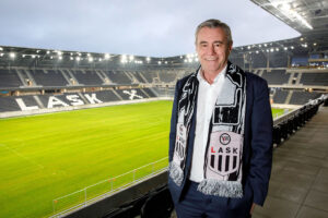 Businessportrait von GD Heinz Schaller beim im Stadium