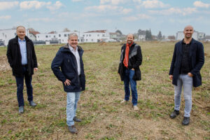 Dominik Peherstorfer, Peter Wiesinger, Hermann Neuburger-Hillmayer und Christian Sageder in der Natur
